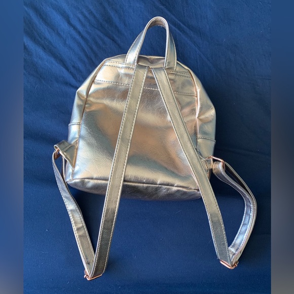 💀 Rose Gold Mini Backpack - Picture 5 of 6